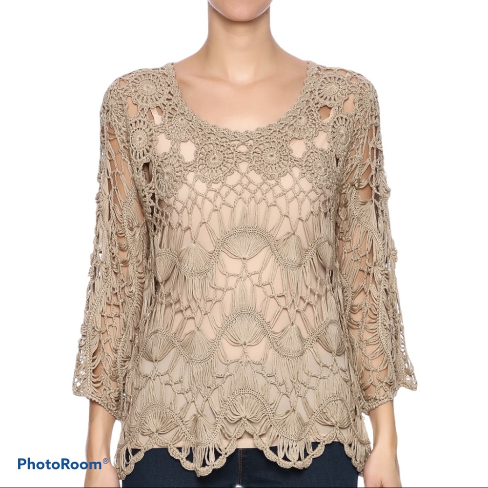 4/$20 Umgee crochet 3/4 sleeve top